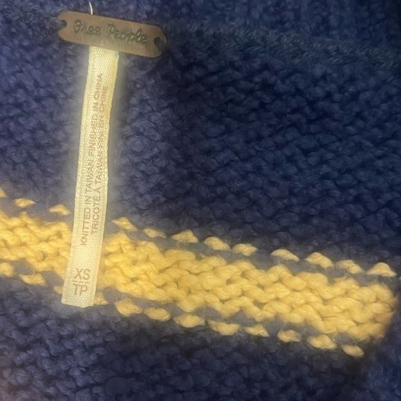 Free People Opal moon Xsmall oversize boho sweater - Picture 4 of 5